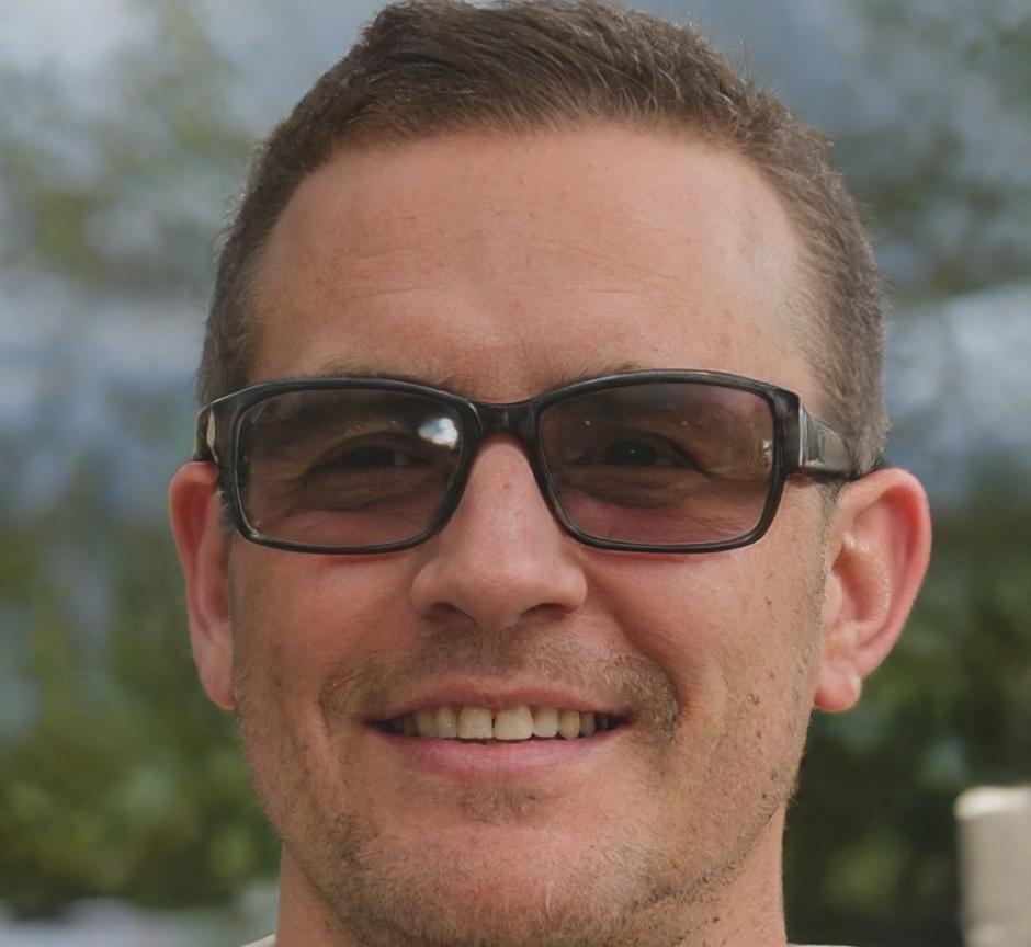 Portrait von Lennart Vögel, Finanzberater und Kursleiter